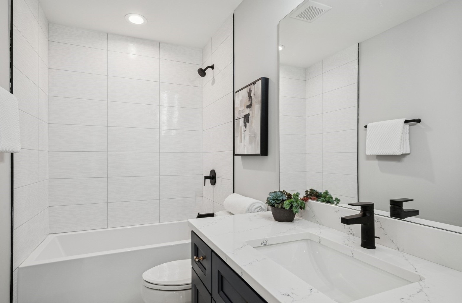4104 W Eddy Street, Chicago, IL 60641