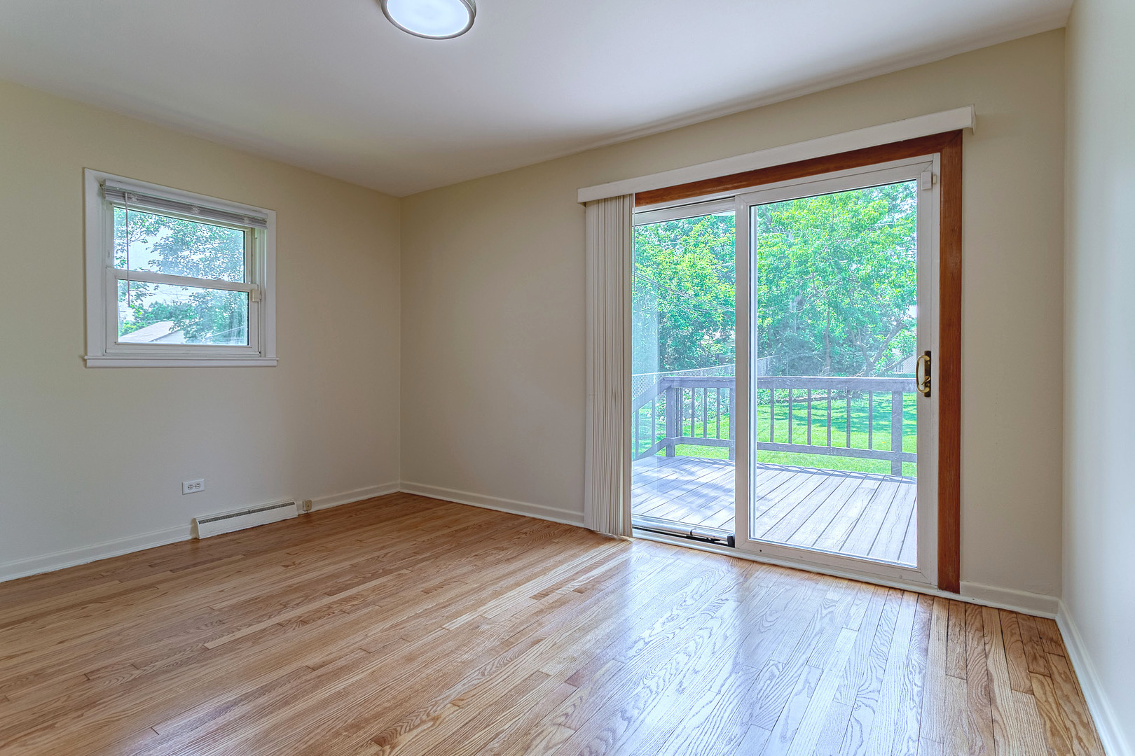 910 S Can Dota Avenue, Mount Prospect, IL 60056