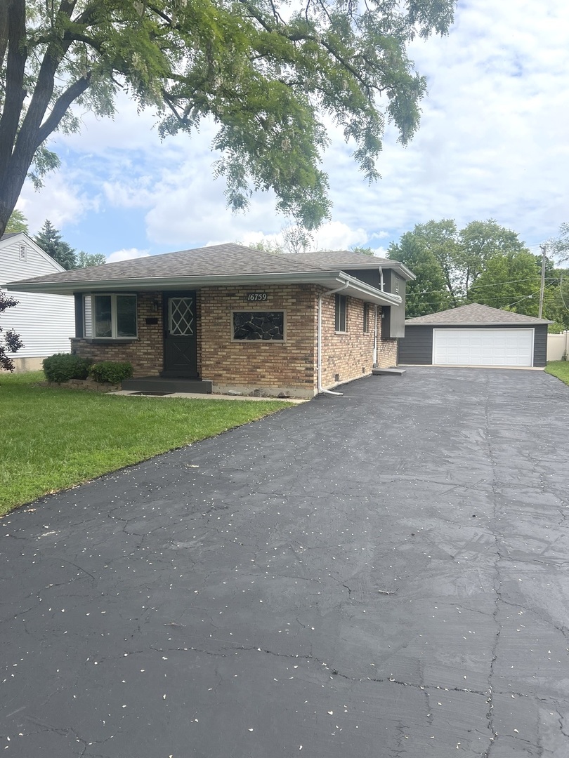 16759 Forest View Drive, Tinley Park, IL 60477