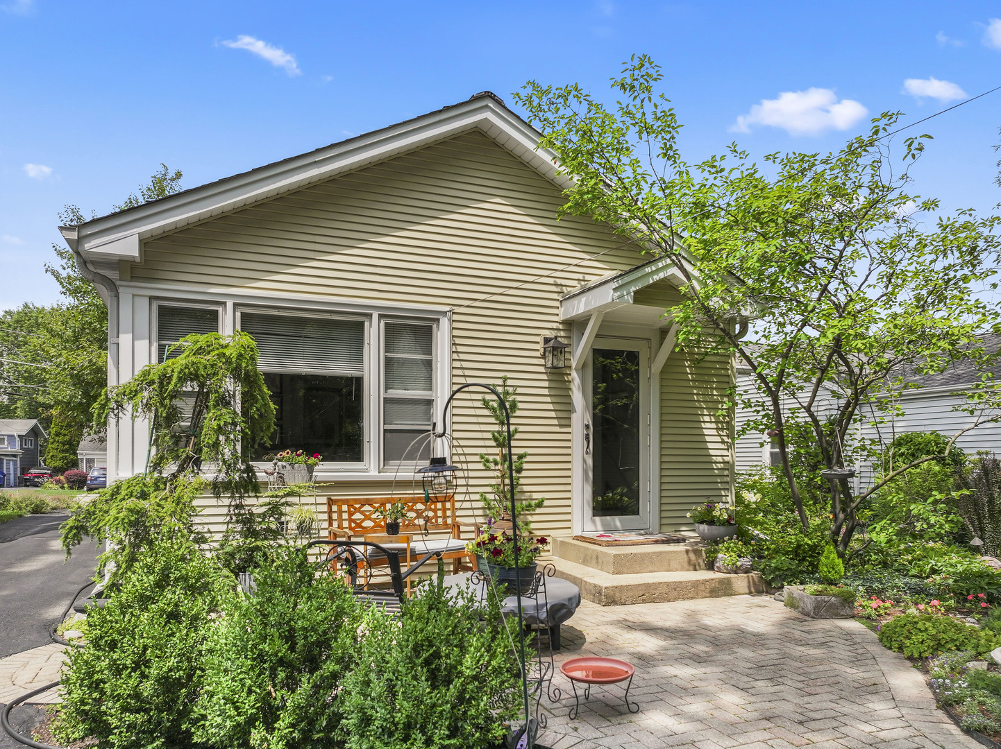 1339 N Dunton Avenue, Arlington Heights, IL 60004