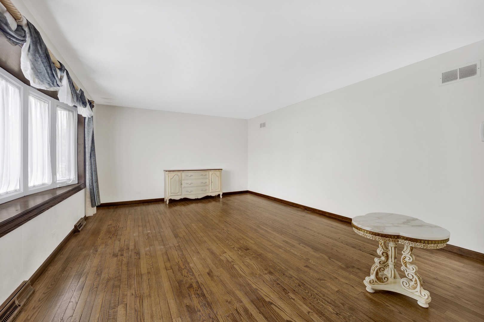 627 Kinkaid Court, Des Plaines, IL 60016