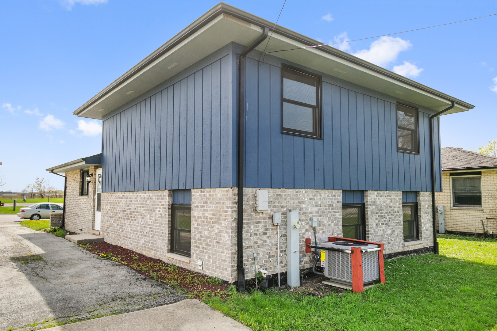 922 E 155th Street, Phoenix, IL 60426
