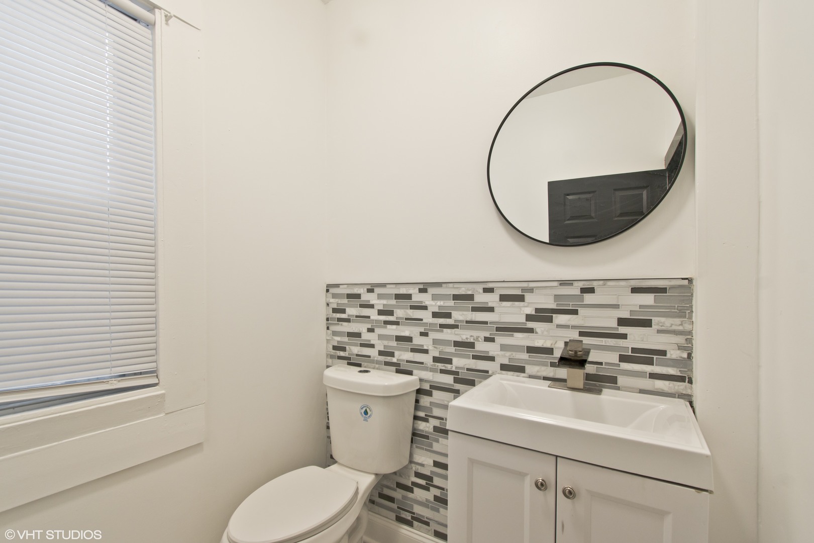 7226 S Rhodes Avenue, Chicago, IL 60619