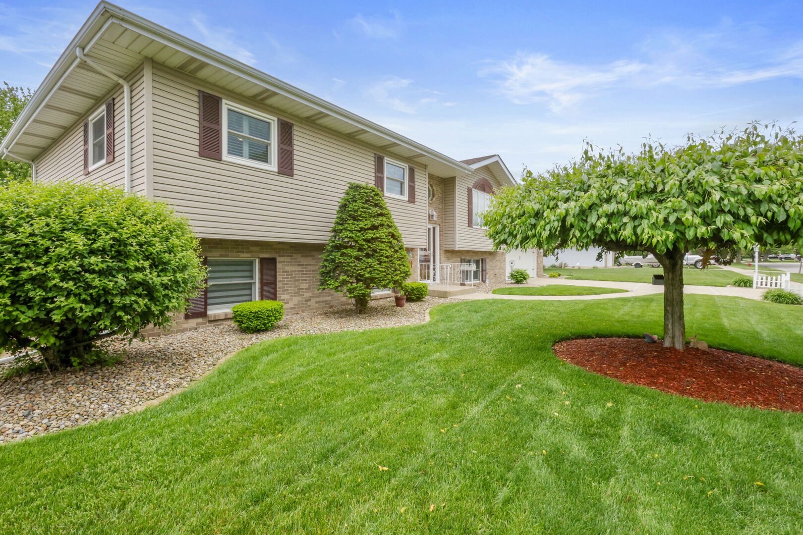 11735 N Magoun Drive, St. John, IN 46373