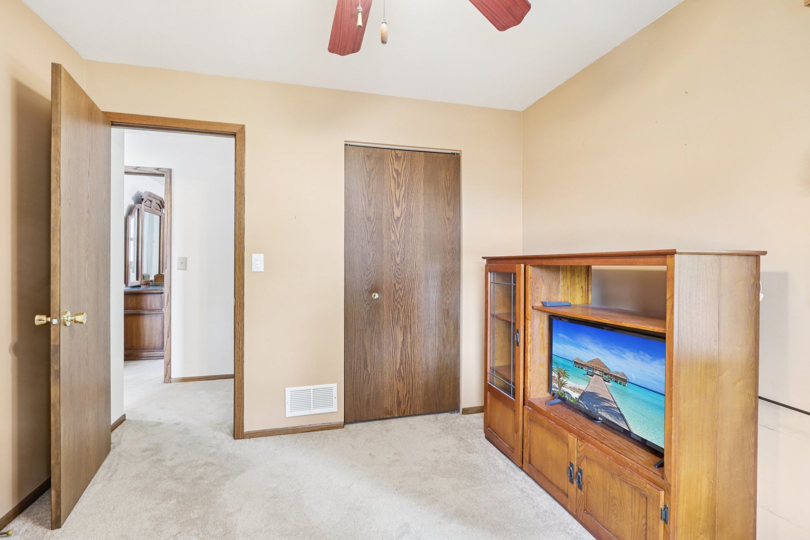 37193 N Lake Shore Drive, Lake Villa, IL 60046