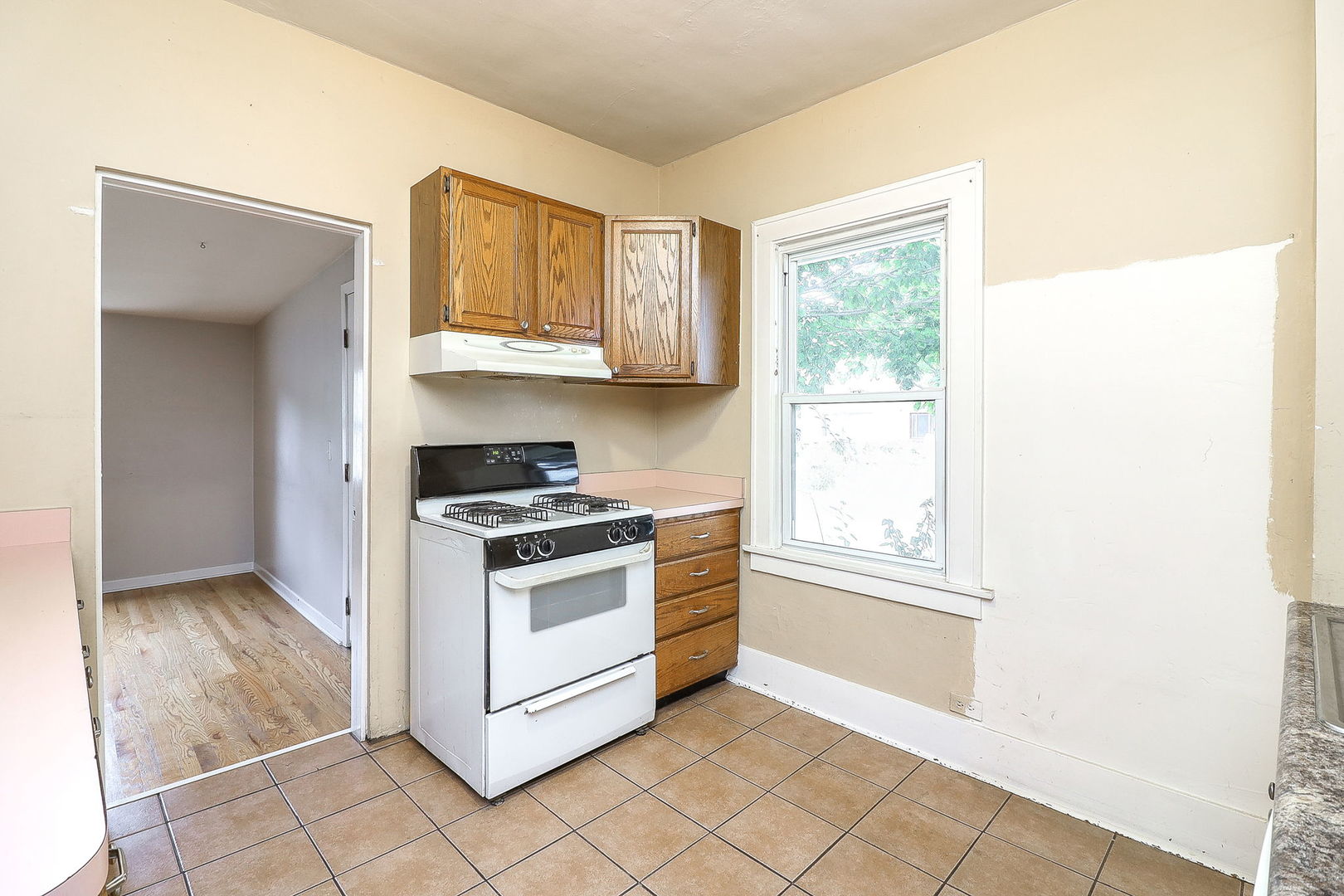 100 W Burlington Avenue, Westmont, IL 60559