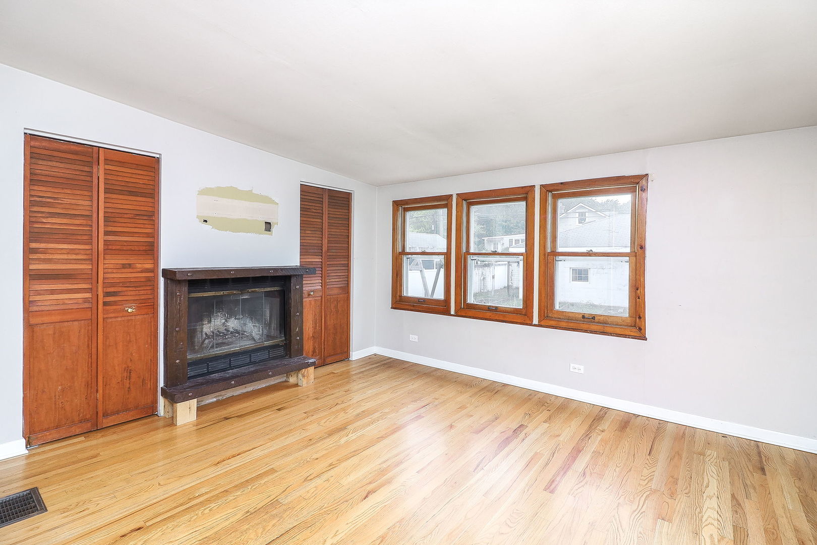 100 W Burlington Avenue, Westmont, IL 60559