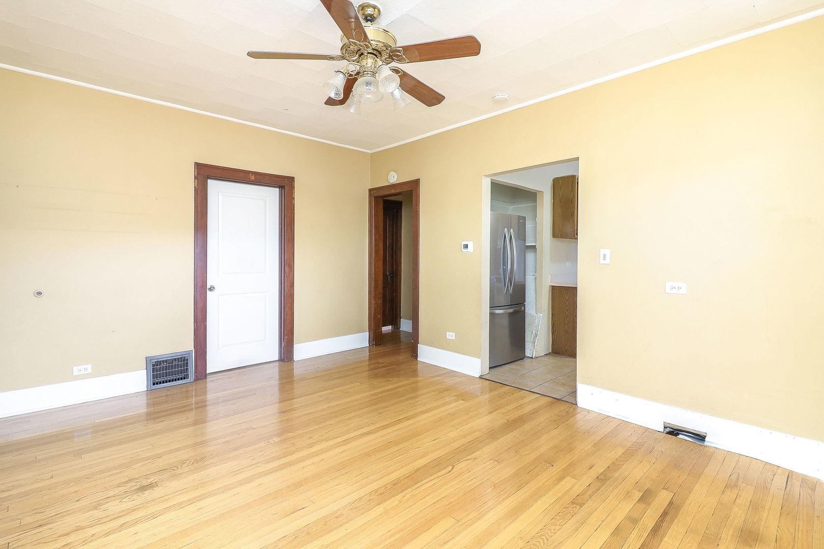 100 W Burlington Avenue, Westmont, IL 60559