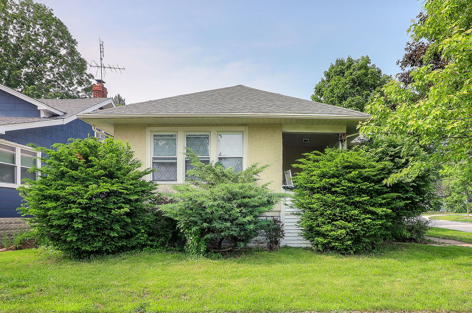 100 W Burlington Avenue, Westmont, IL 60559