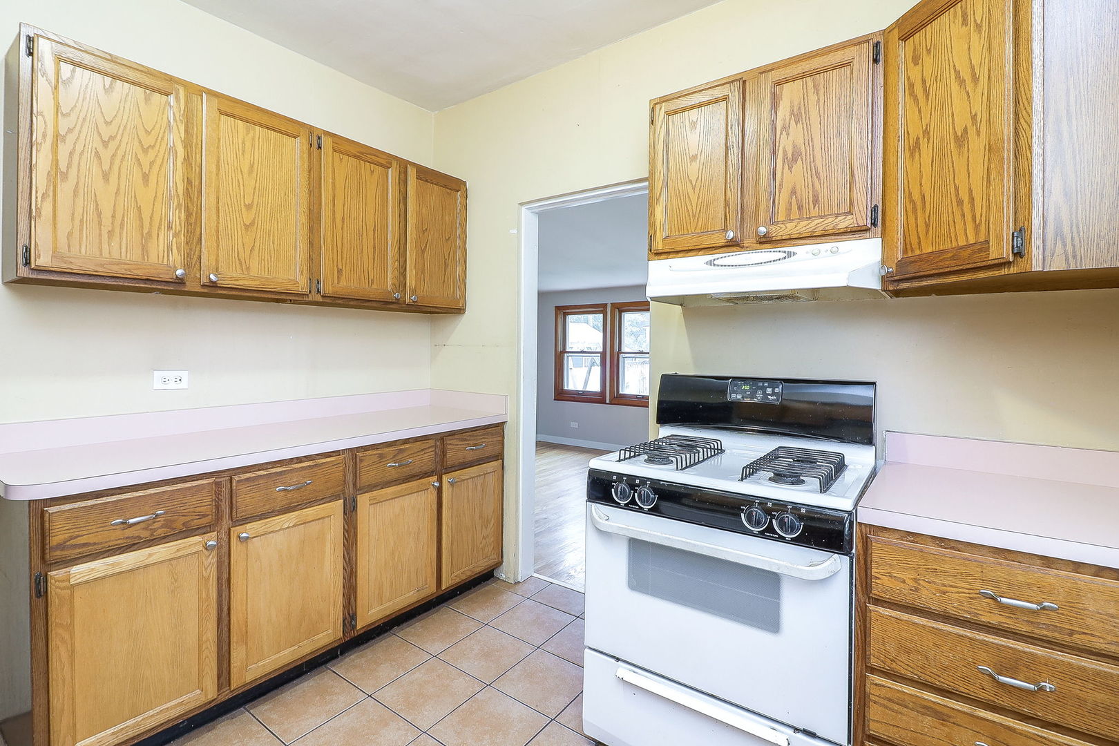 100 W Burlington Avenue, Westmont, IL 60559