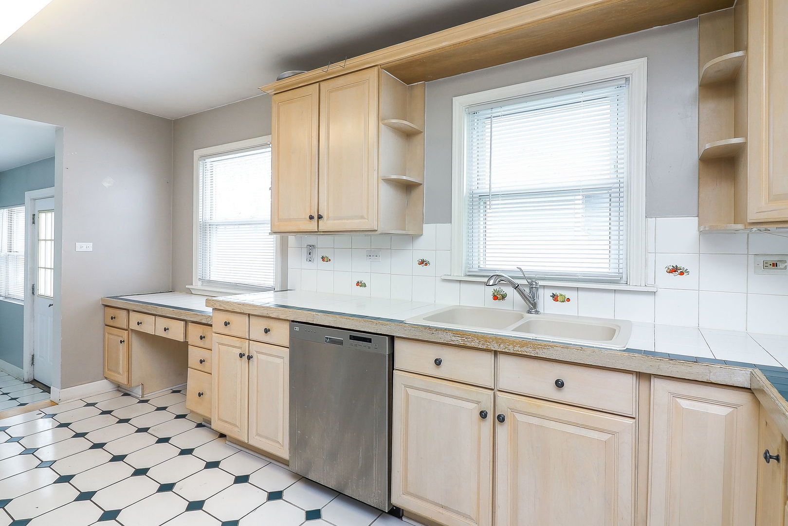 525 S Chase Street, Wheaton, IL 60187