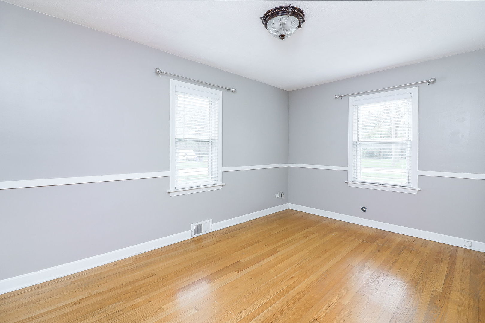 525 S Chase Street, Wheaton, IL 60187