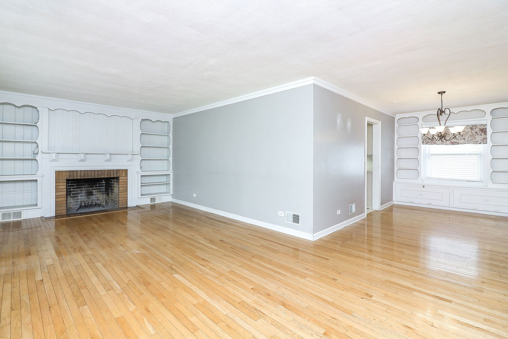 525 S Chase Street, Wheaton, IL 60187