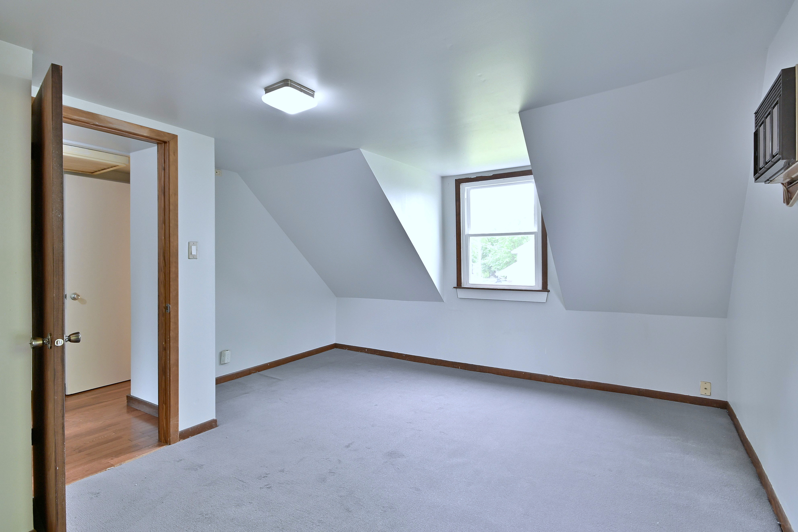 1021 Vine Street, Joliet, IL 60435