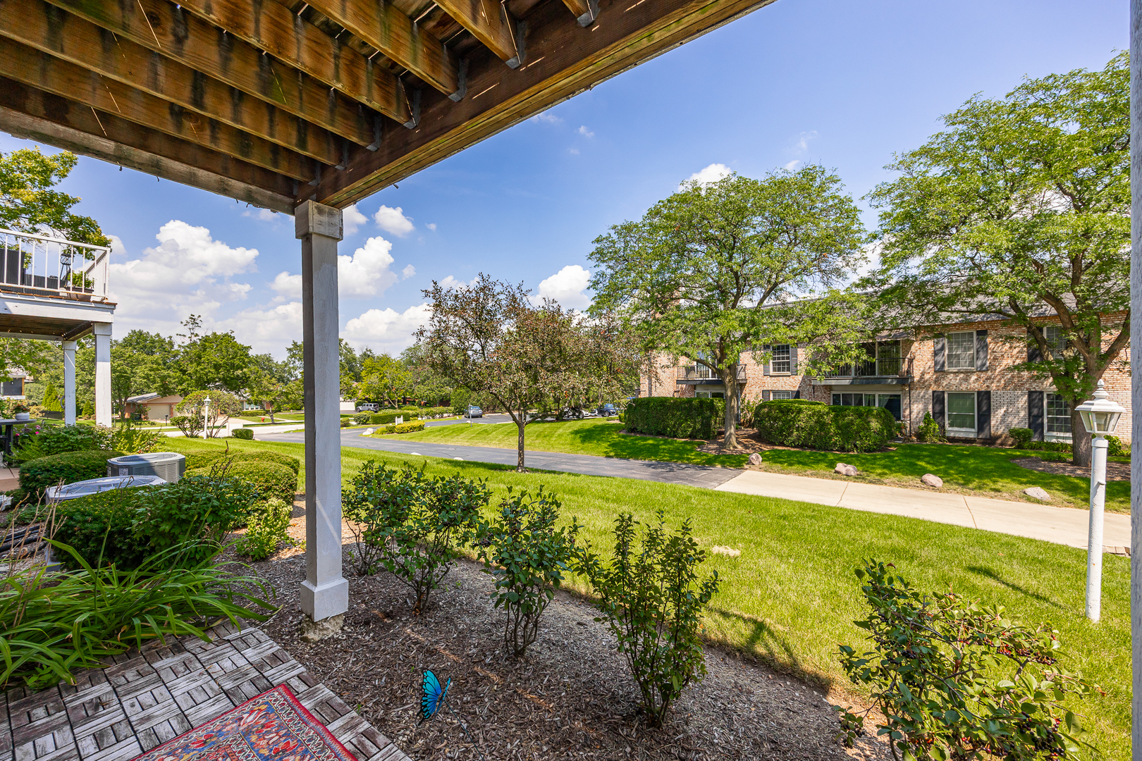 128 Carriage Way Drive #116B, Burr Ridge, IL 60527