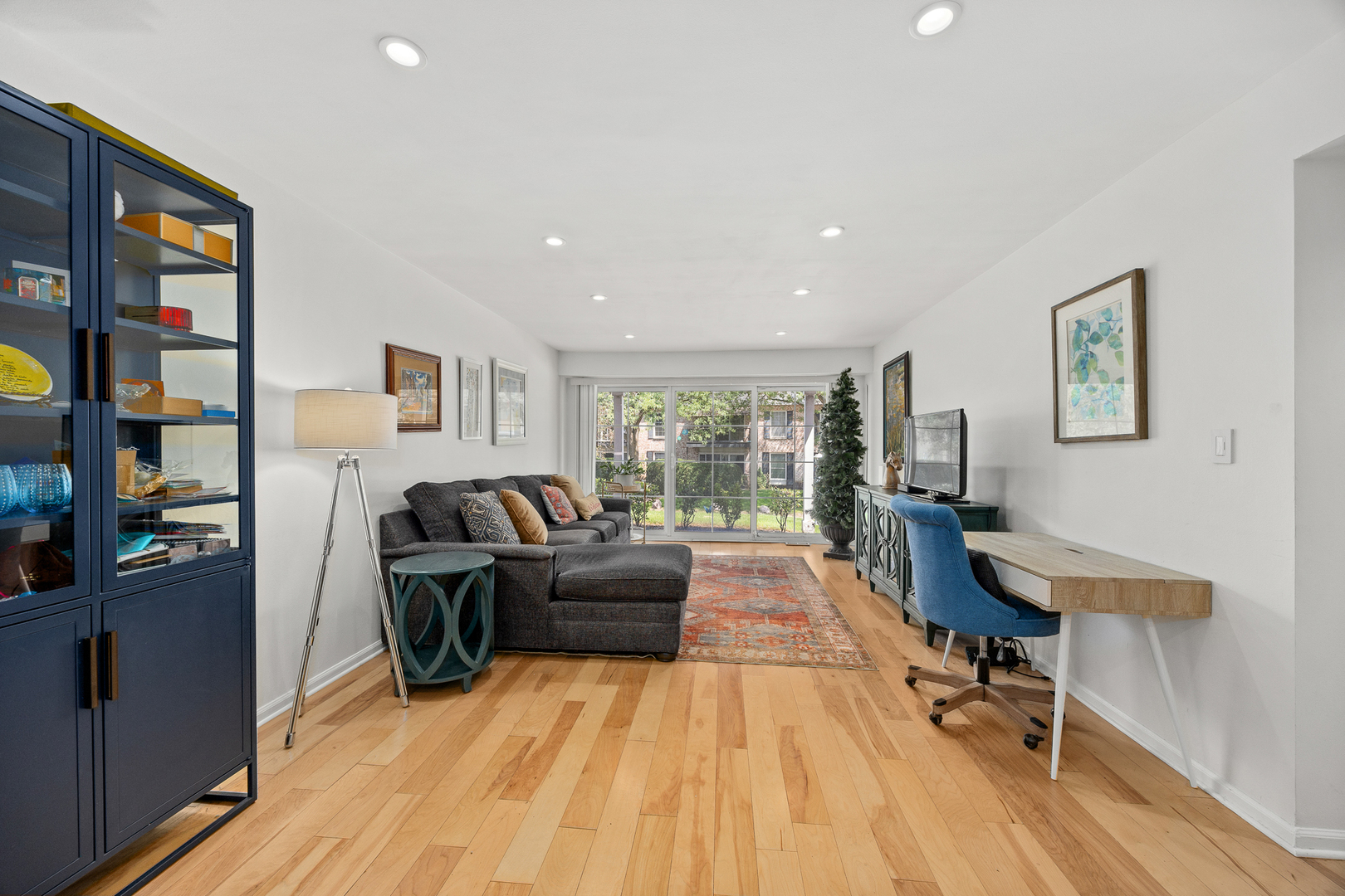 128 Carriage Way Drive #116B, Burr Ridge, IL 60527