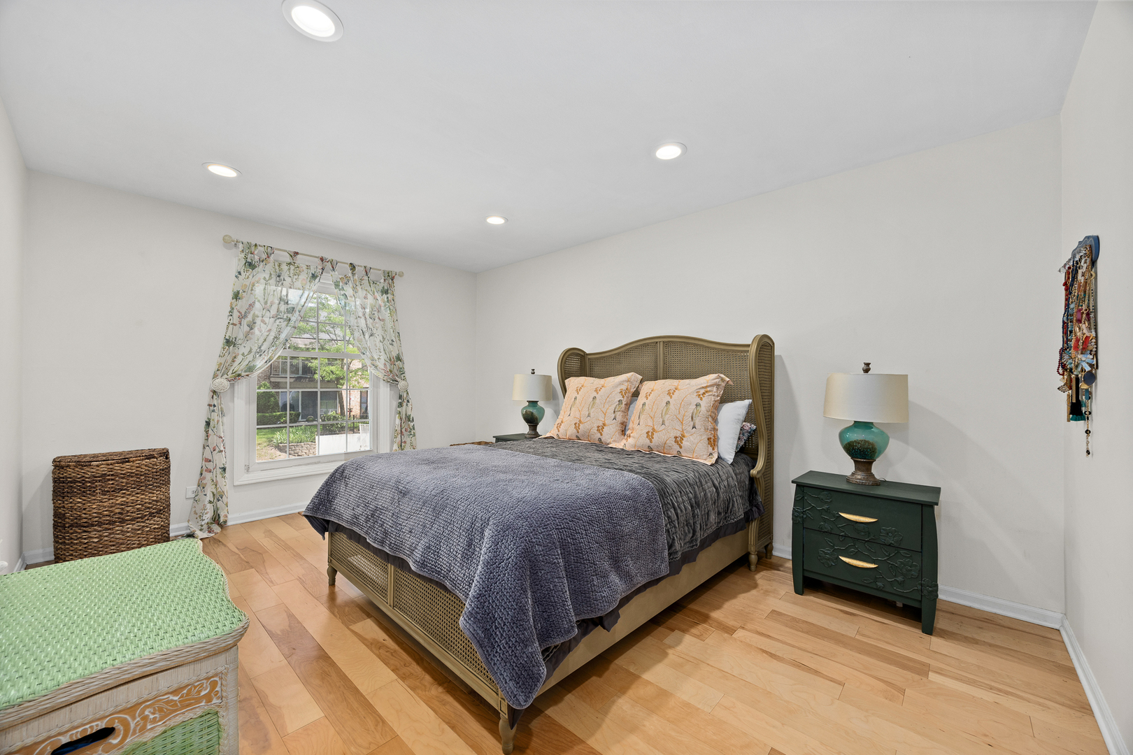 128 Carriage Way Drive #116B, Burr Ridge, IL 60527