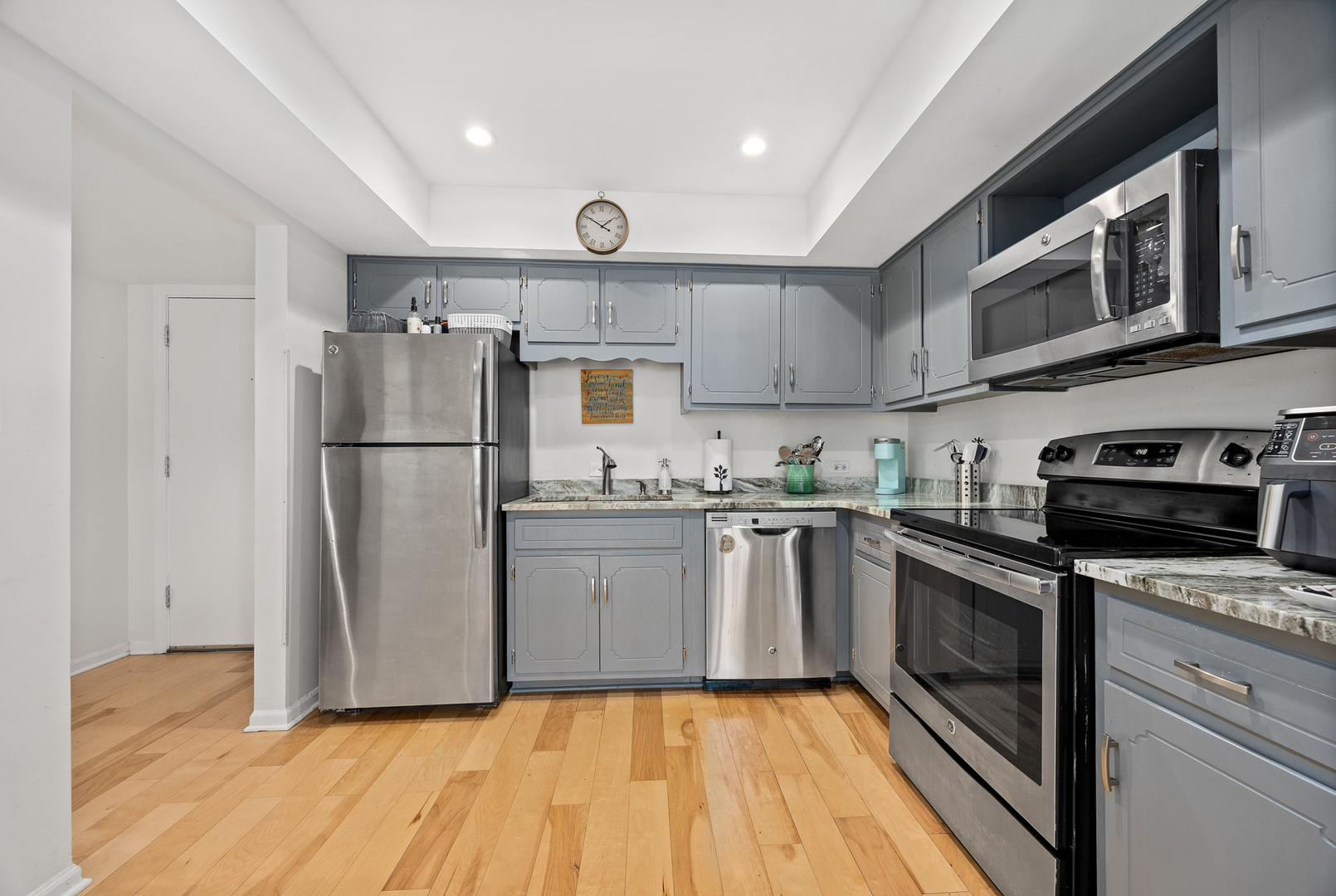 128 Carriage Way Drive #116B, Burr Ridge, IL 60527