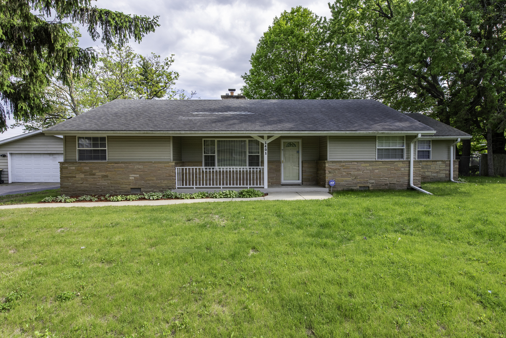 1401 20th Street, Zion, IL 60099