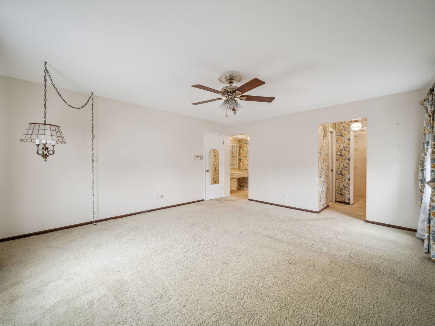 2s661 Avenue LaTours, Oak Brook, IL 60523