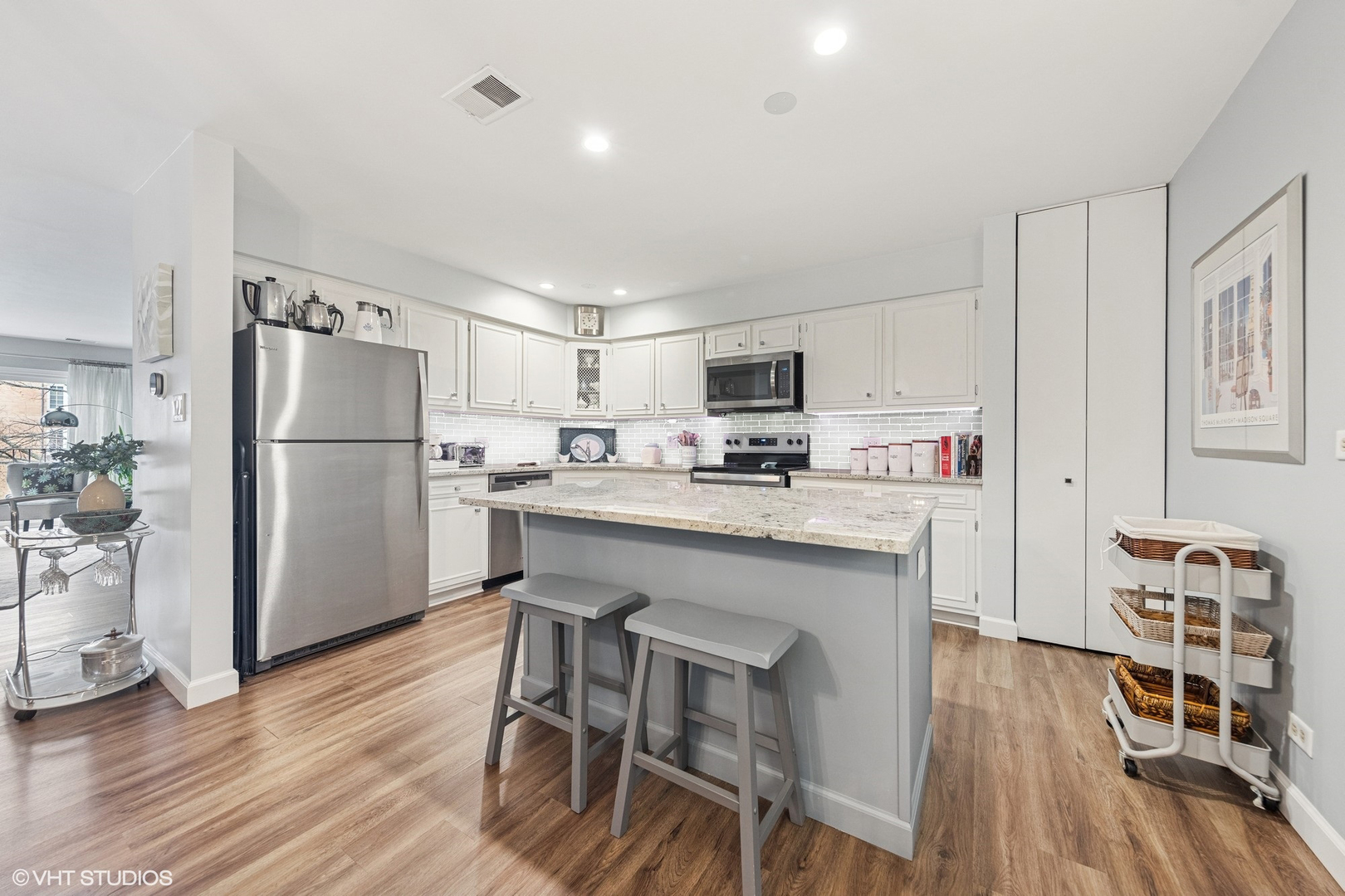 445 N Park Boulevard #3D, Glen Ellyn, IL 60137