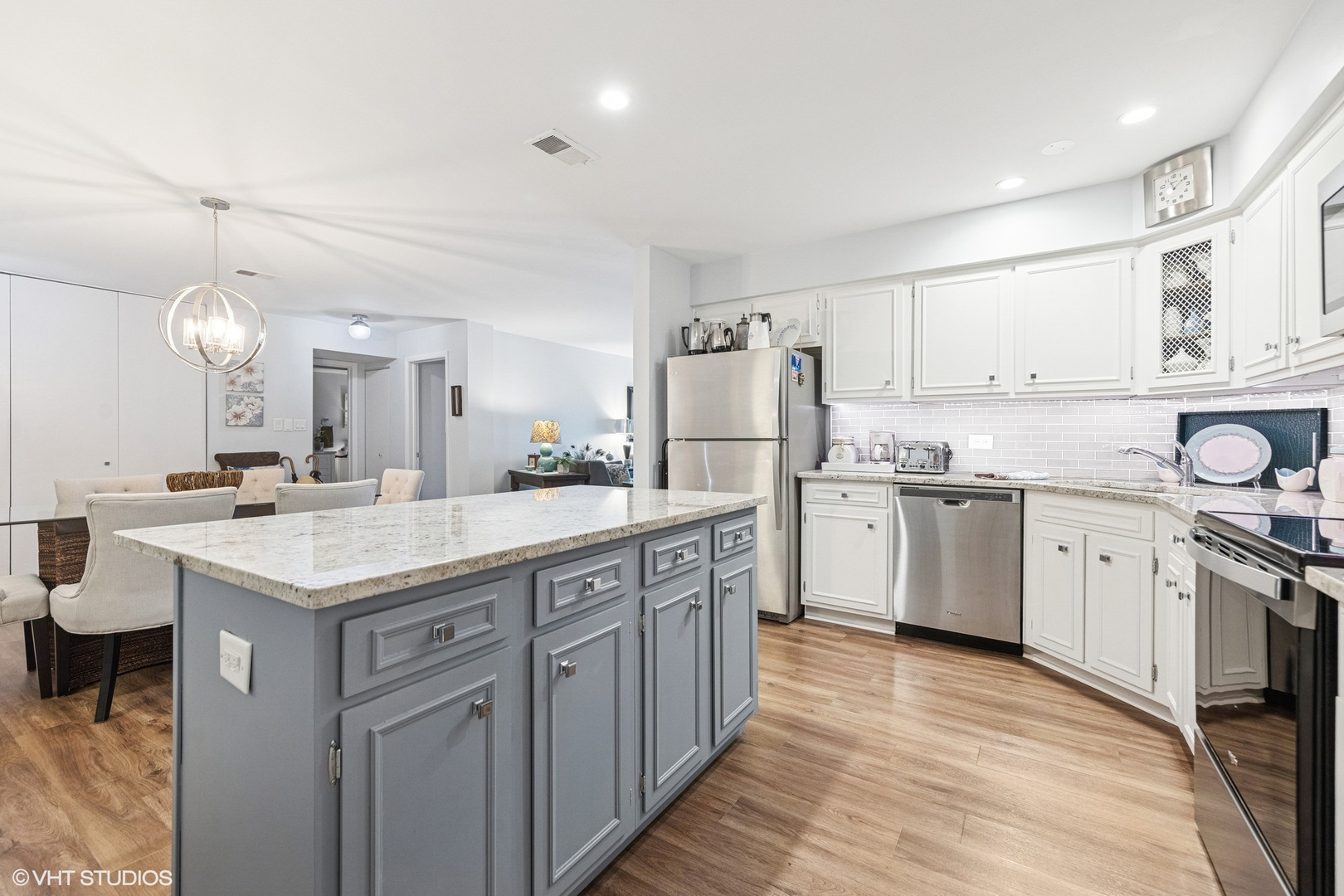 445 N Park Boulevard #3D, Glen Ellyn, IL 60137