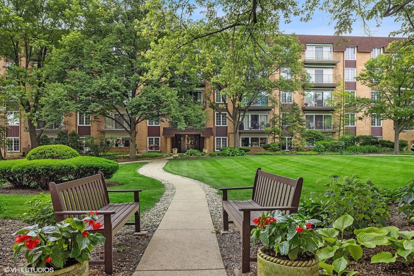 445 N Park Boulevard #3D, Glen Ellyn, IL 60137