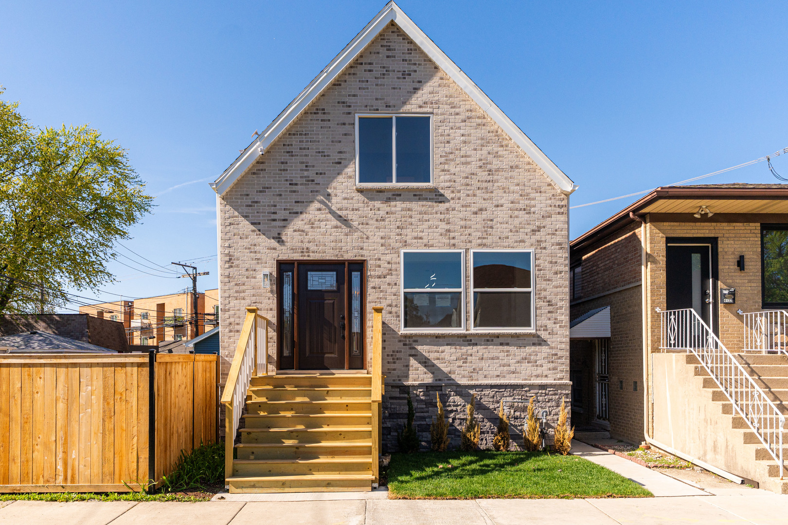4134 W Roscoe Street, Chicago, IL 60641