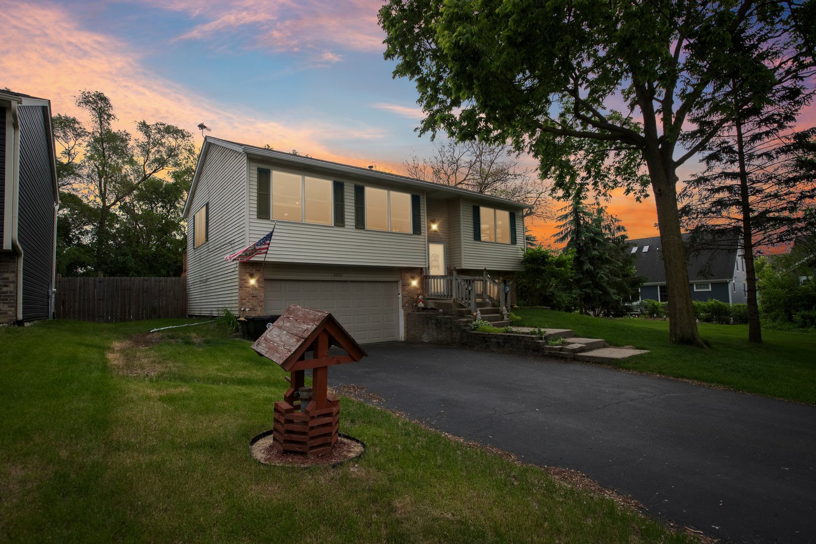 40511 N Minena Street, Antioch, IL 60002
