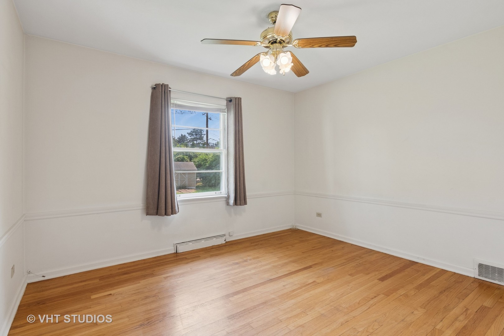 919 Oxford Road, Glen Ellyn, IL 60137