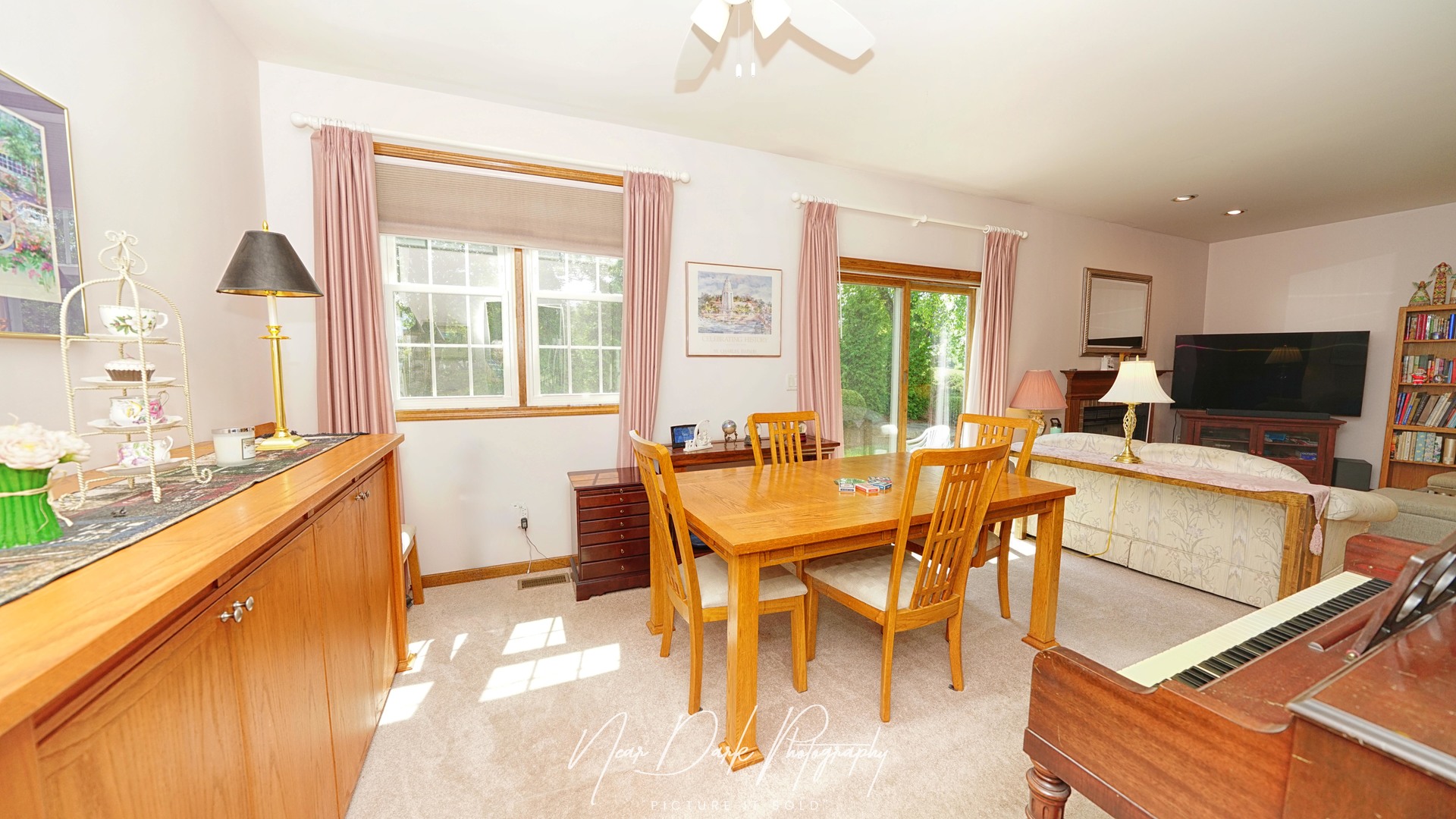 702 Derby Course, St. Charles, IL 60174
