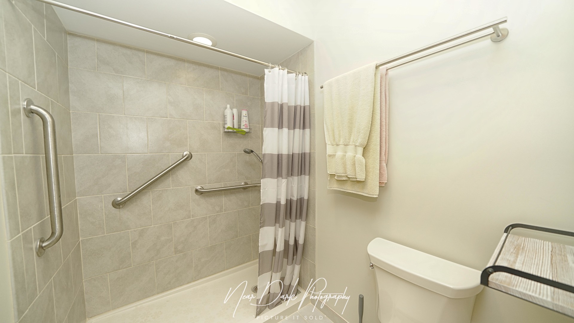 702 Derby Course, St. Charles, IL 60174