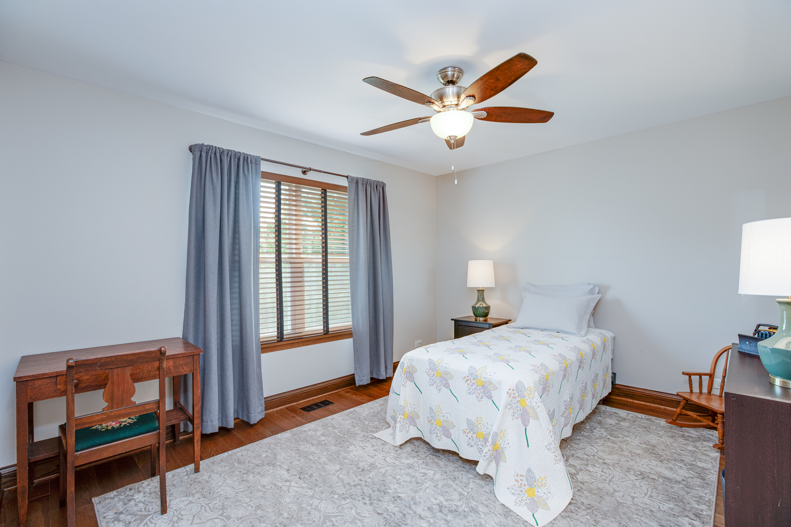 2907 Camden Drive, West Chicago, IL 60185
