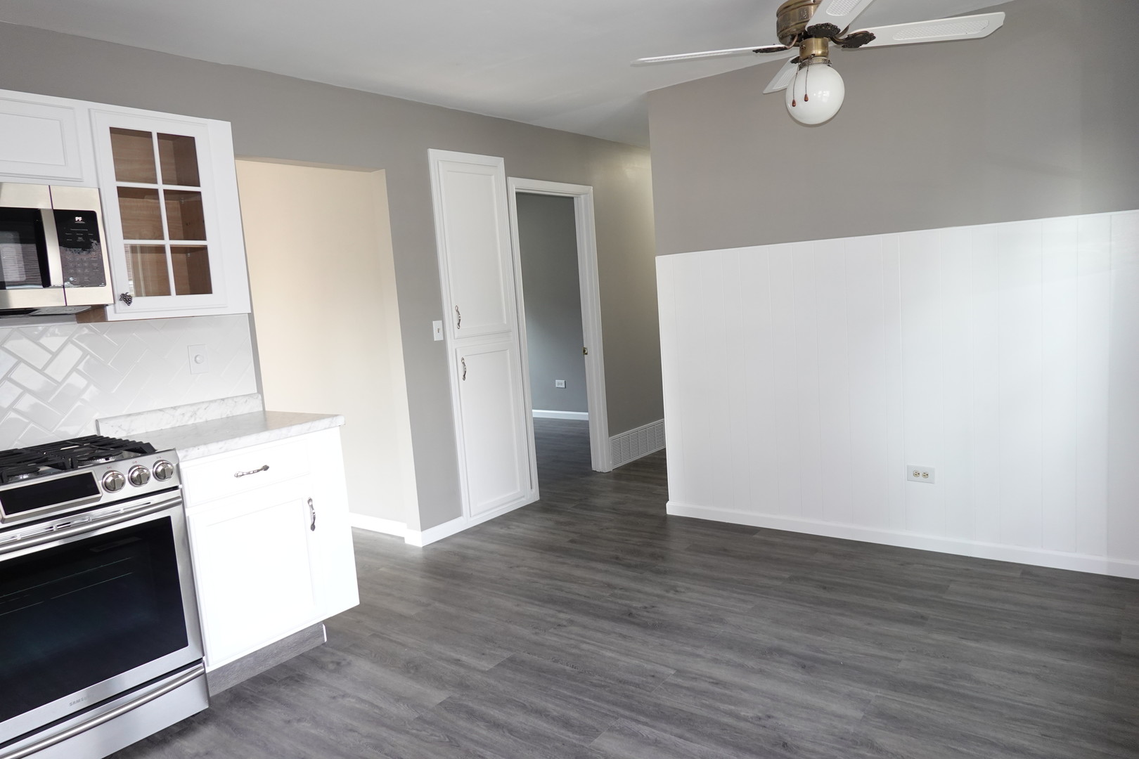 1330 Ridgeway Avenue, Round Lake Beach, IL 60073