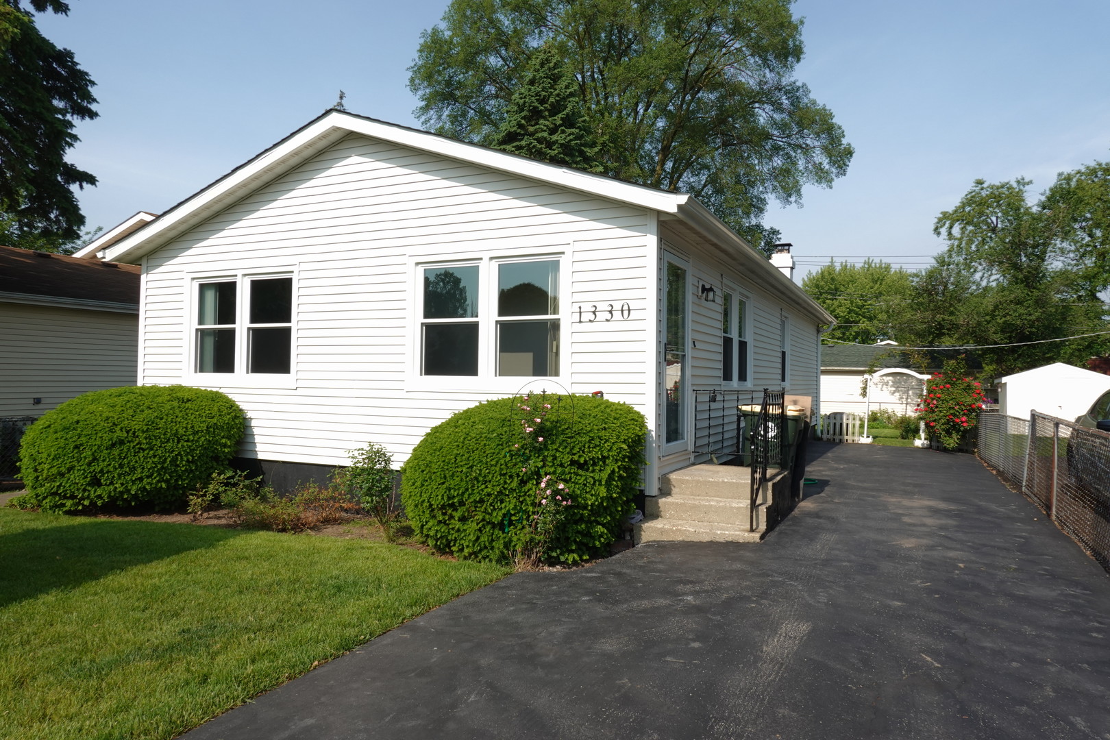 1330 Ridgeway Avenue, Round Lake Beach, IL 60073