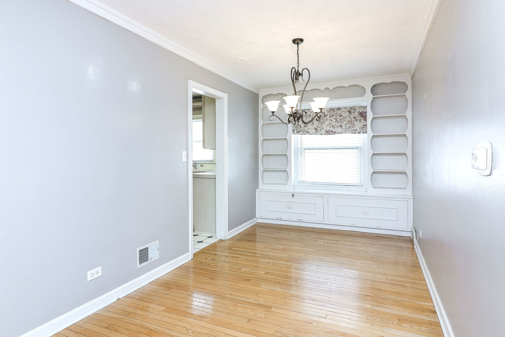 525 S Chase Street, Wheaton, IL 60187