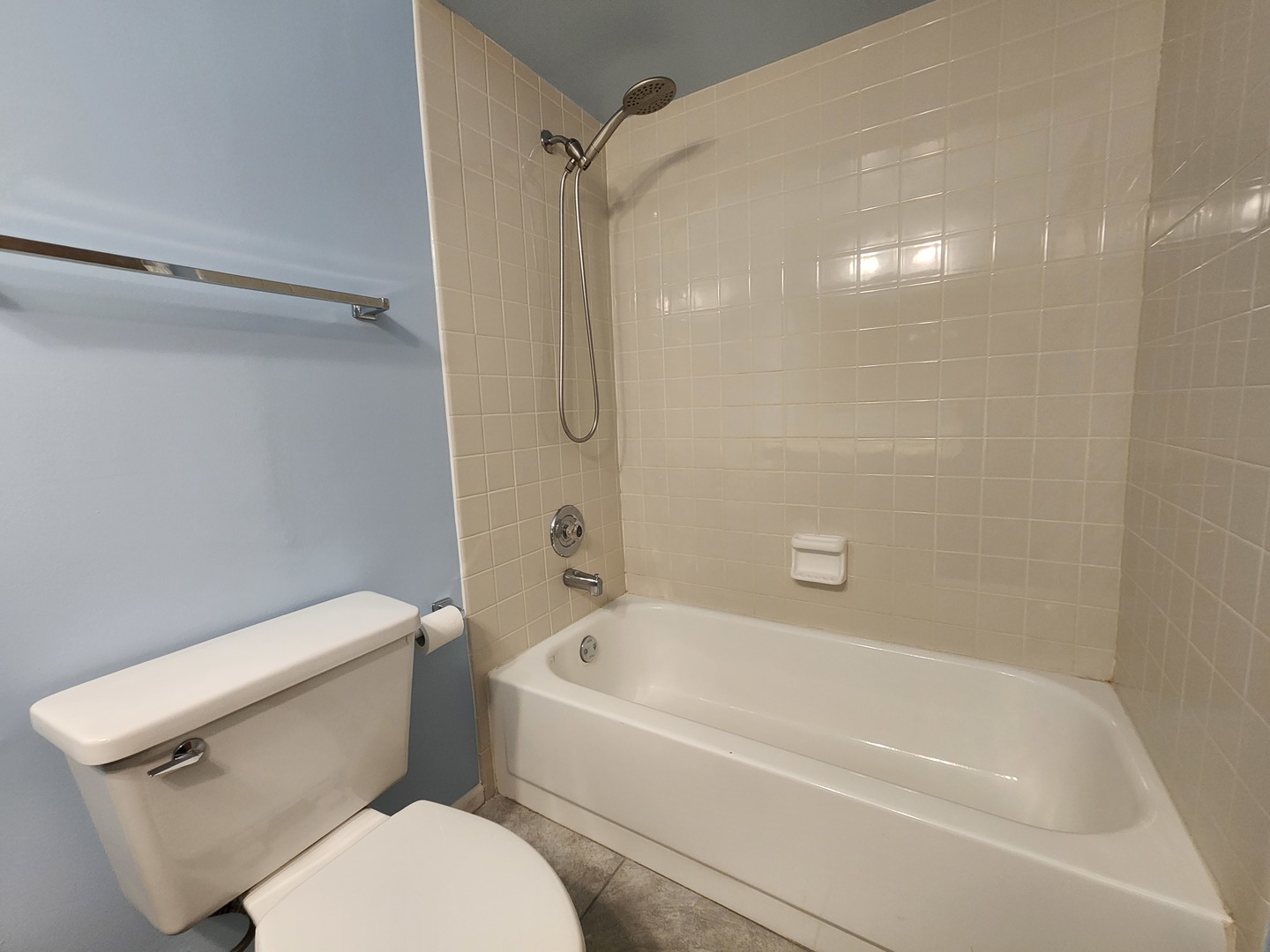 1251 Bradwell Lane #B, Mundelein, IL 60060