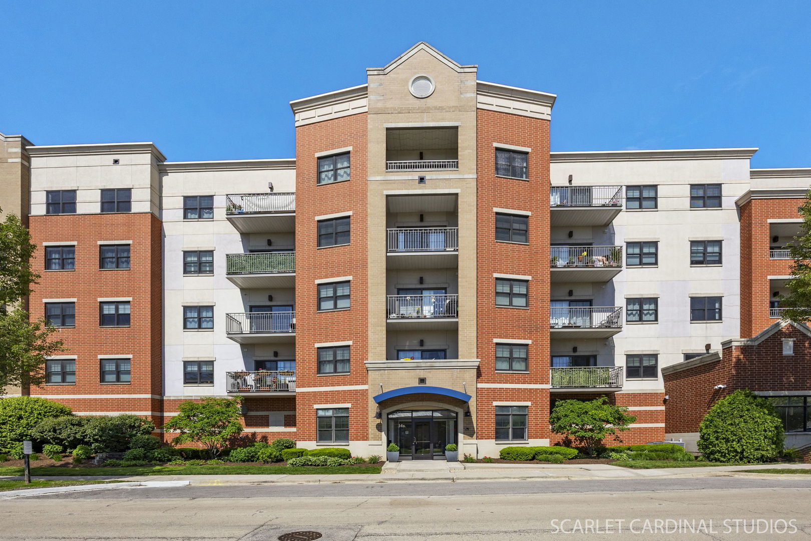 14 S Prospect Street #211, Roselle, IL 60172