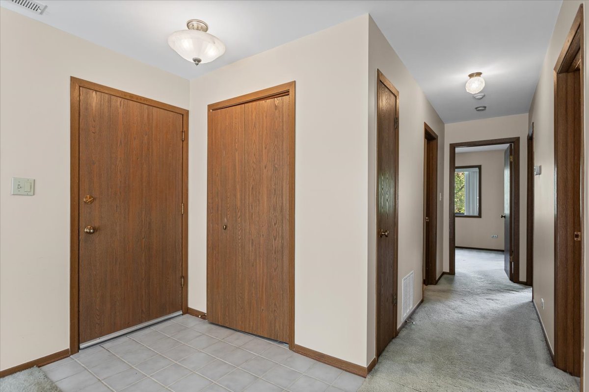 5355 Newport Drive #4-6C, Lisle, IL 60532