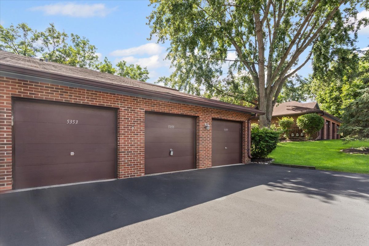 5355 Newport Drive #4-6C, Lisle, IL 60532