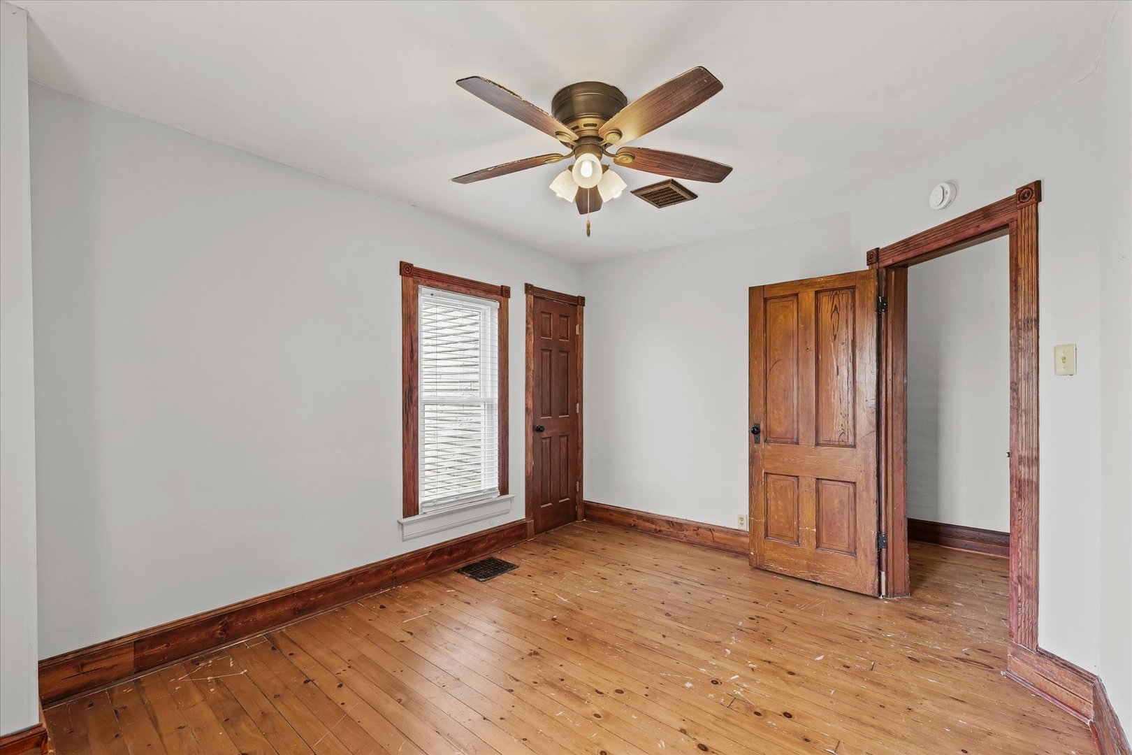 10714 N 3300 East Road, Arrowsmith, IL 61722