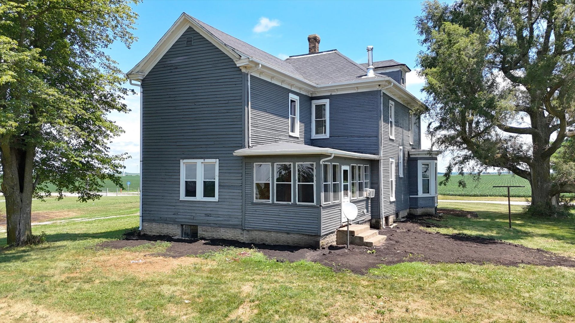 10714 N 3300 East Road, Arrowsmith, IL 61722