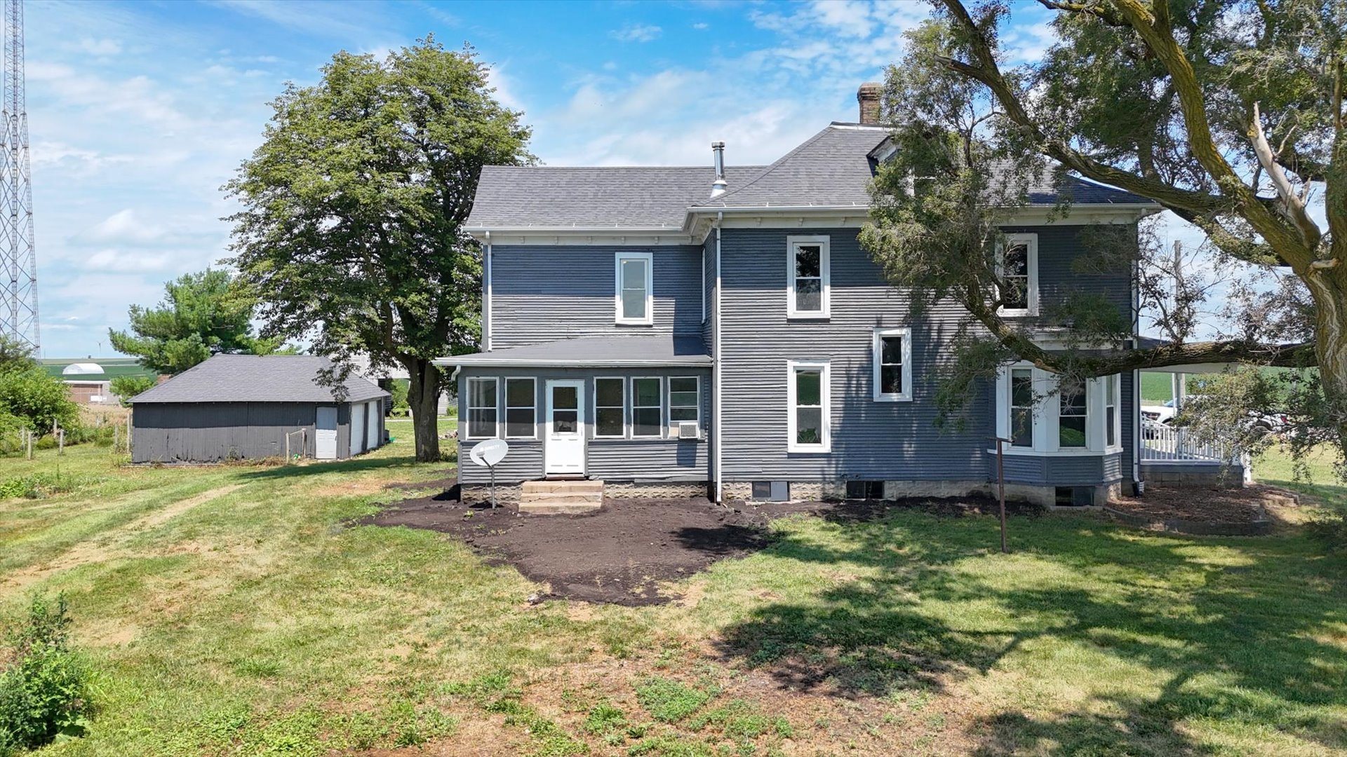 10714 N 3300 East Road, Arrowsmith, IL 61722