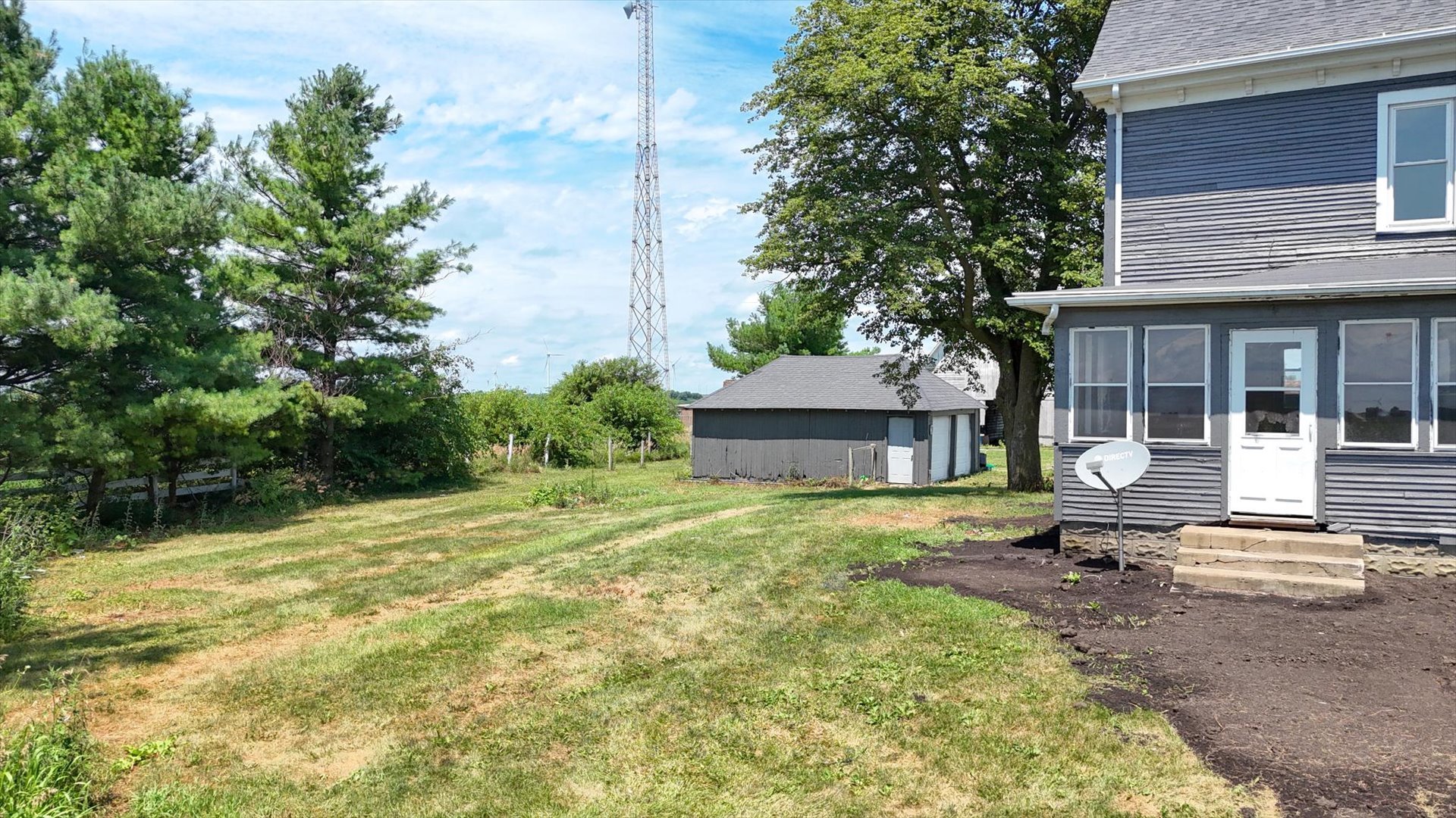 10714 N 3300 East Road, Arrowsmith, IL 61722