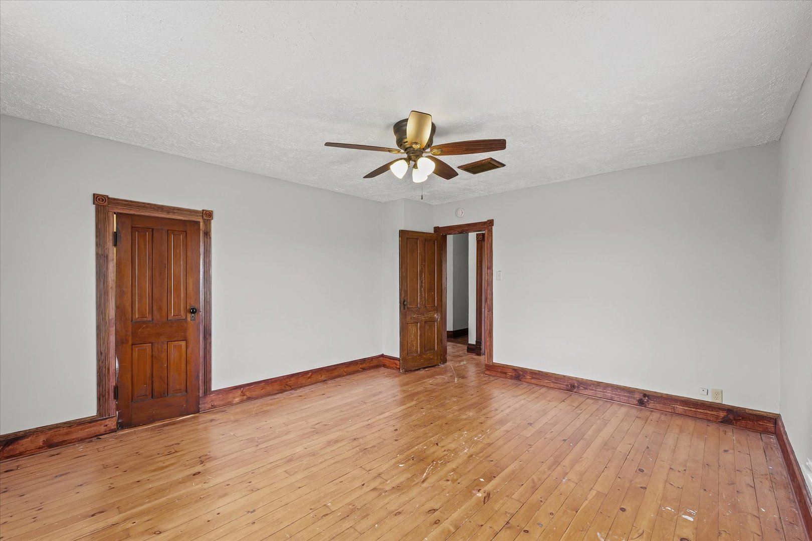 10714 N 3300 East Road, Arrowsmith, IL 61722