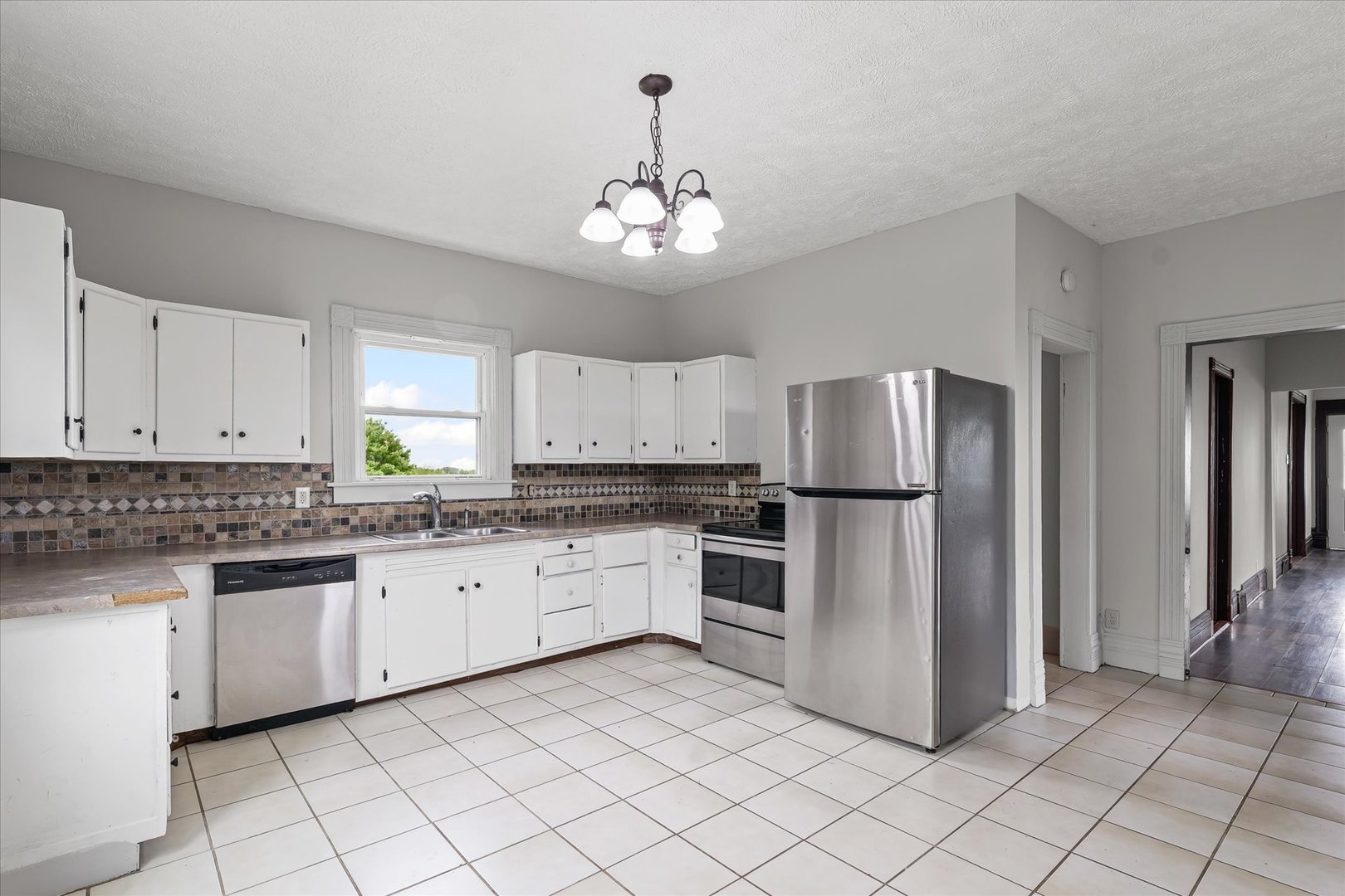 10714 N 3300 East Road, Arrowsmith, IL 61722