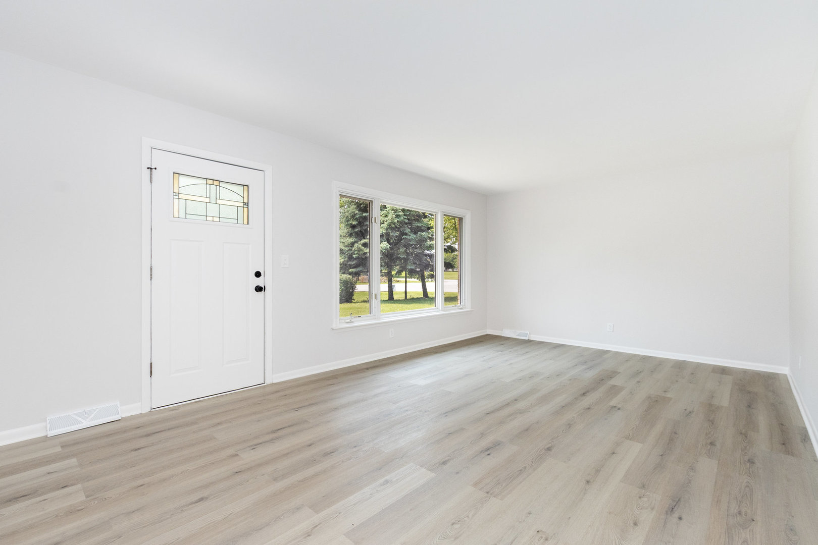 102 Pembroke Avenue, Joliet, IL 60433
