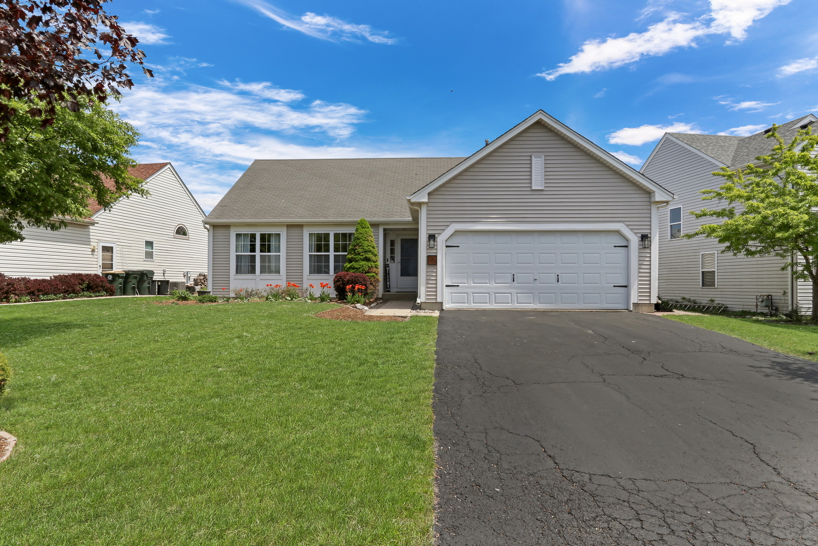 95 STILLWATER Drive, Hainesville, IL 60030