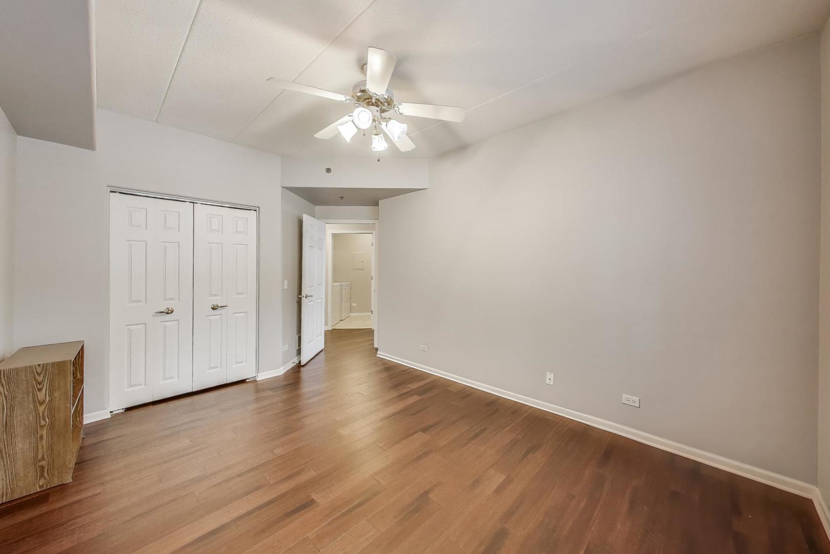 541 N Hough Street #106, Barrington, IL 60010