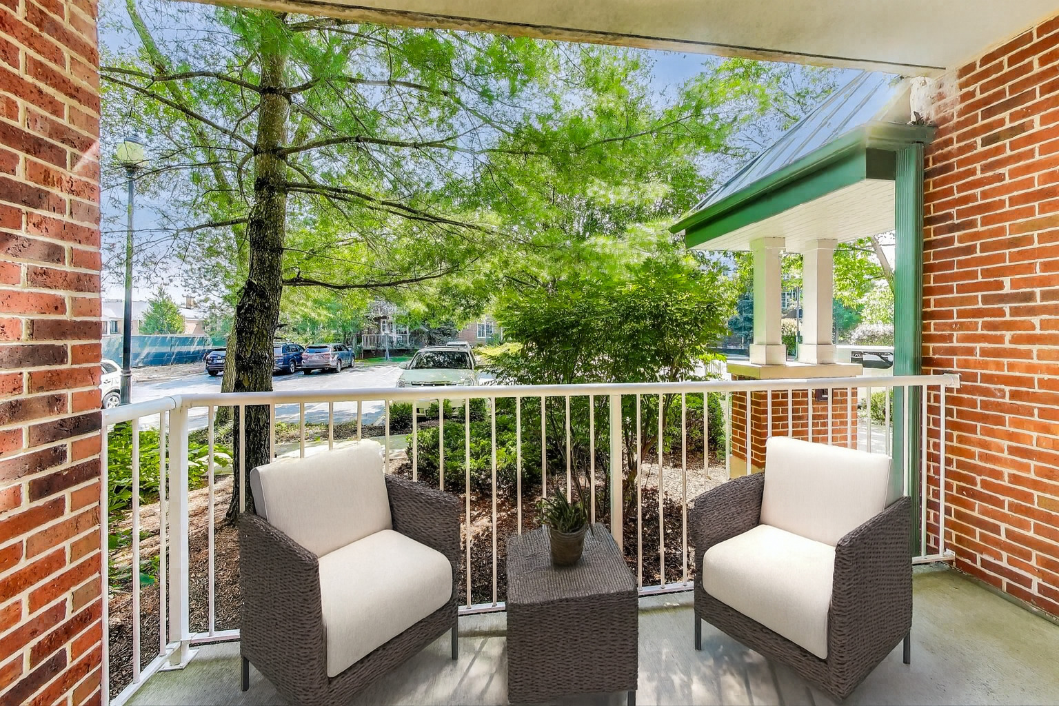 541 N Hough Street #106, Barrington, IL 60010